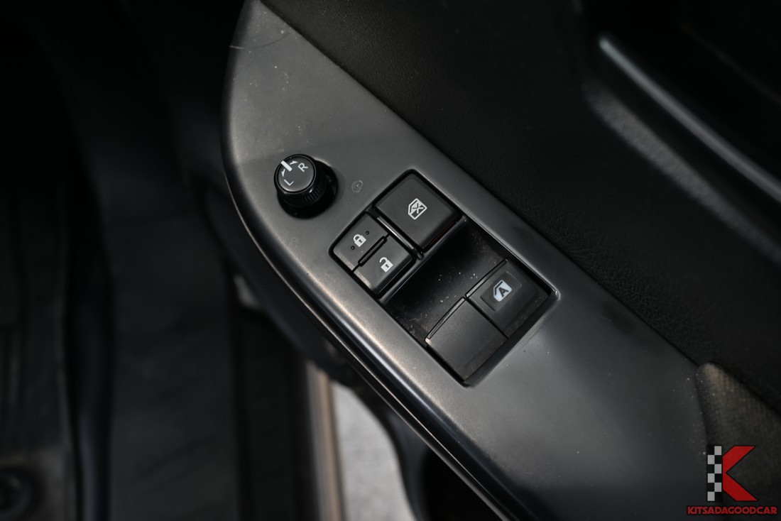 
								Toyota Revo cargo 6322 full									