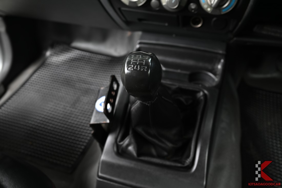 
								ISUZU D-Max cargo 1011 full									