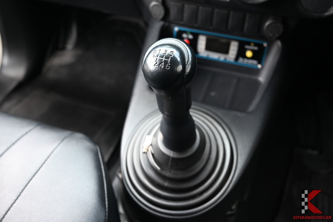 
								Toyota Revo MPC COOL 9406 full									