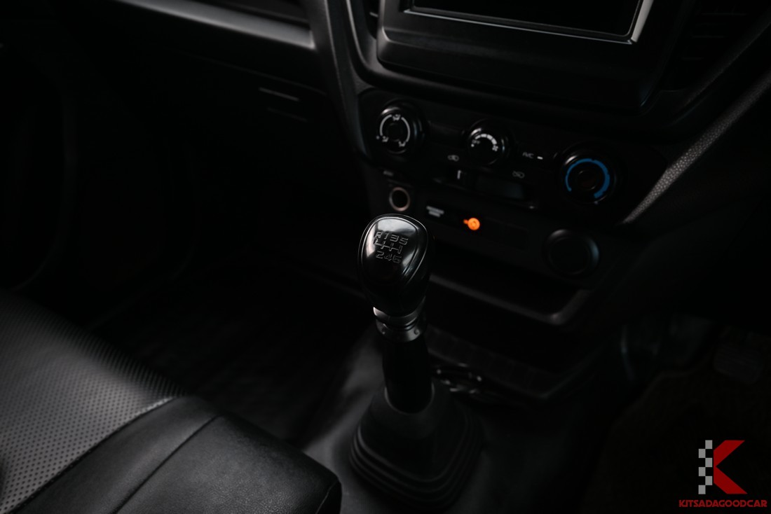 
								ISUZU D-Max cargo 6047 full									