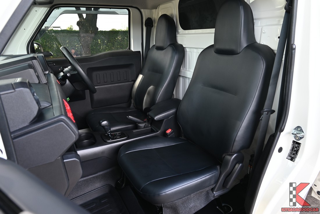 
								Toyota Champ Food Truck 7494 full									