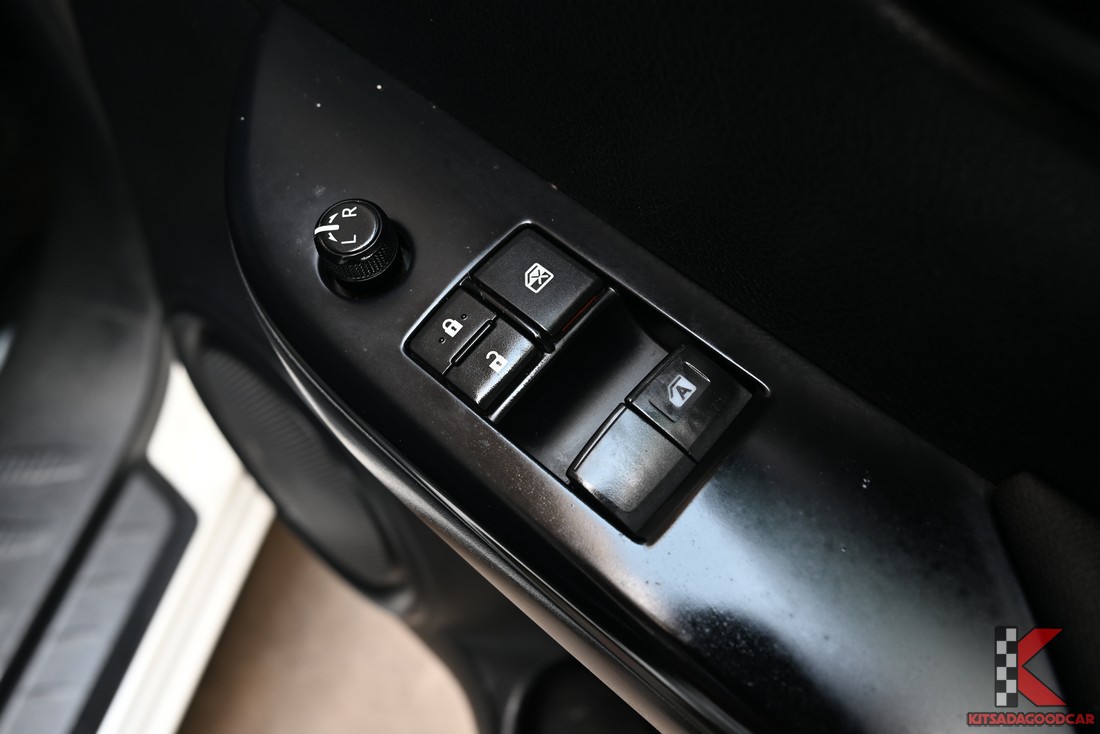 Toyota Revo COOL 8200 full