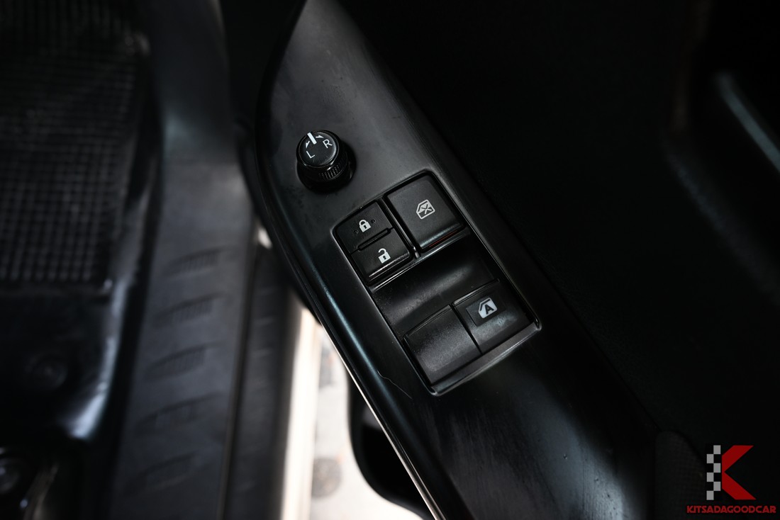 Toyota Revo COOL 3940 full