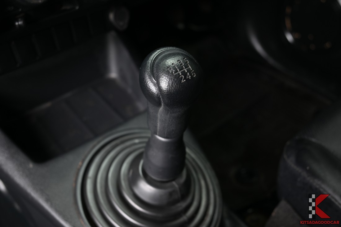 Toyota Revo cargo 9763 full