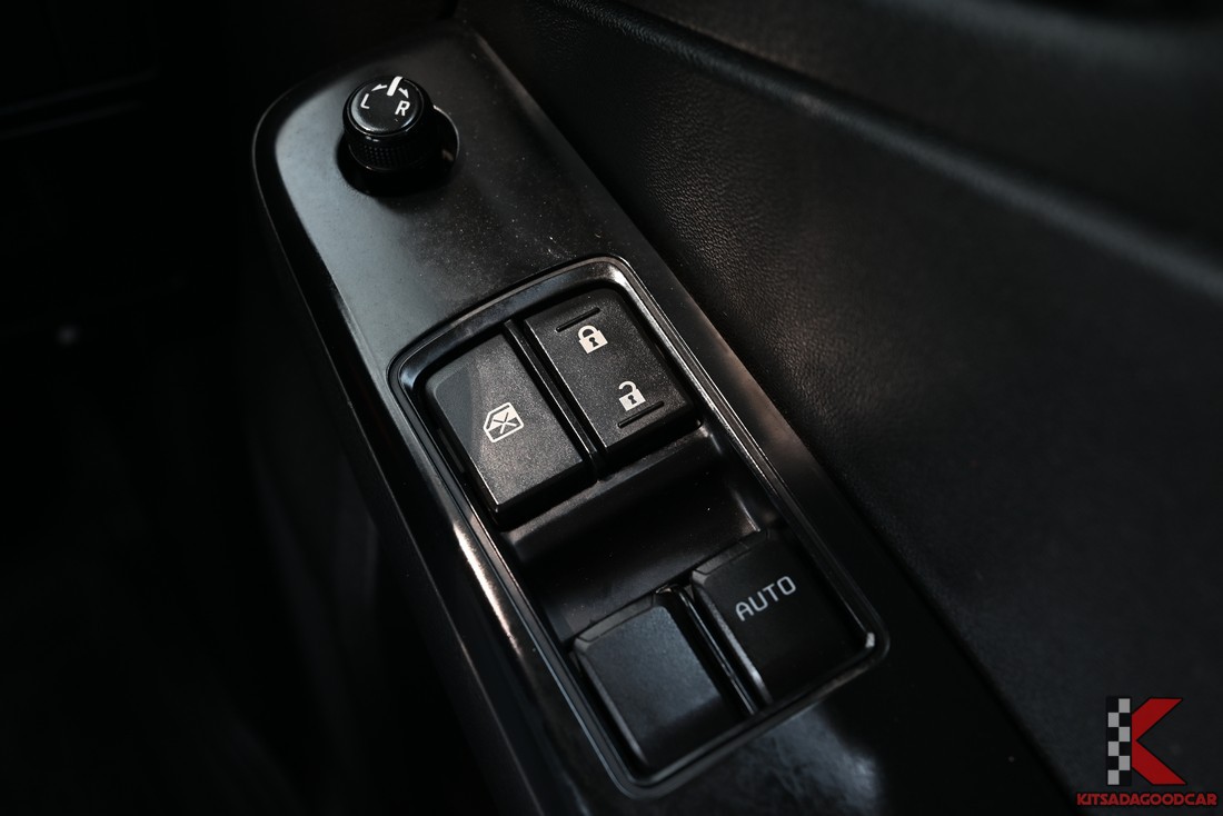 
								ISUZU D-Max cargo 5468 full									