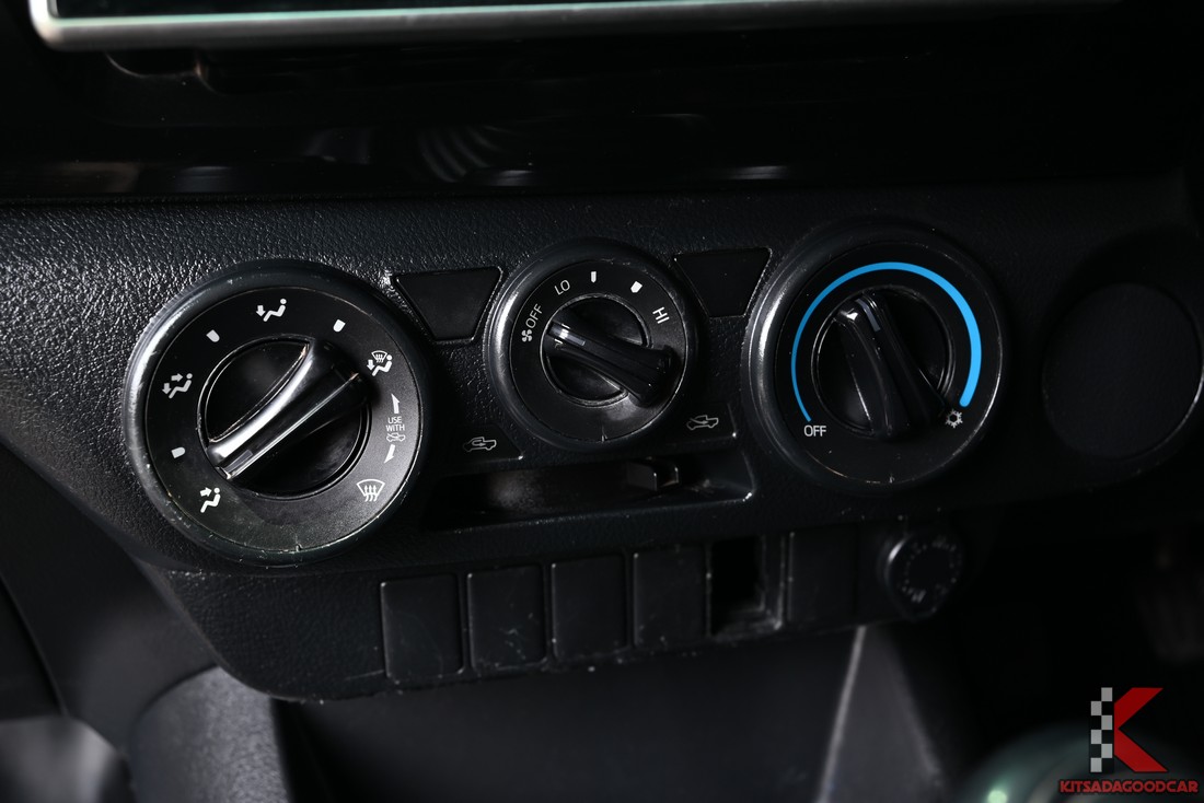 
								Toyota Revo cargo 294 full									