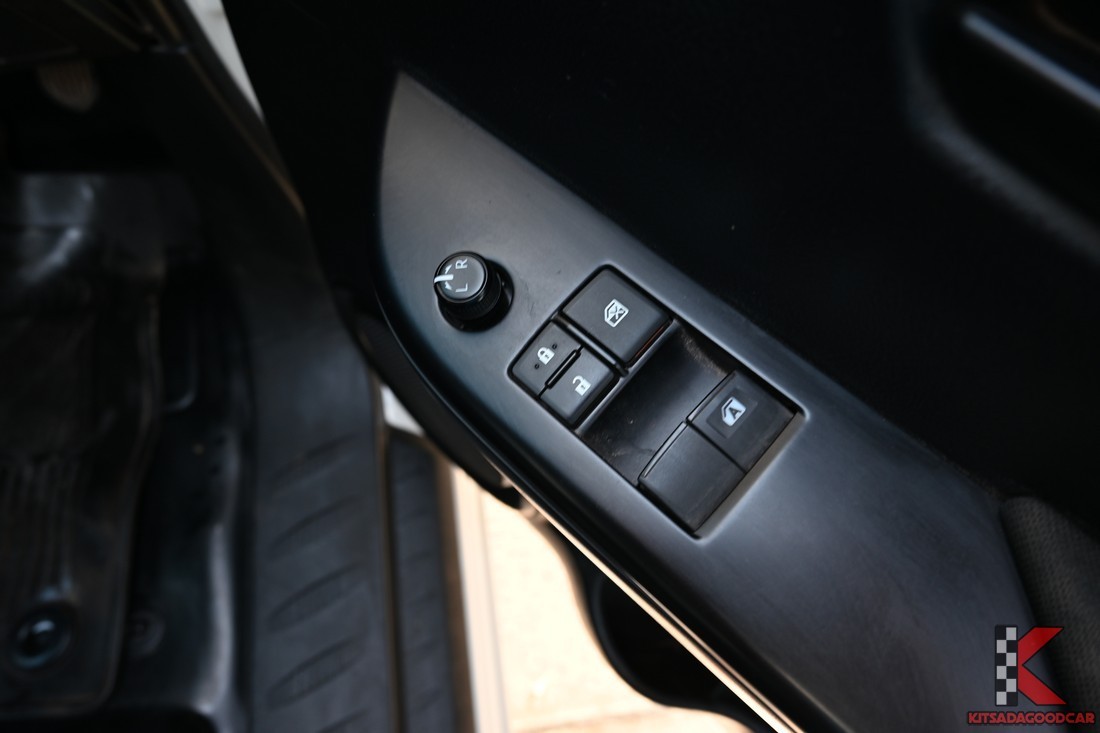 
								Toyota Revo DUMP 3190 full									