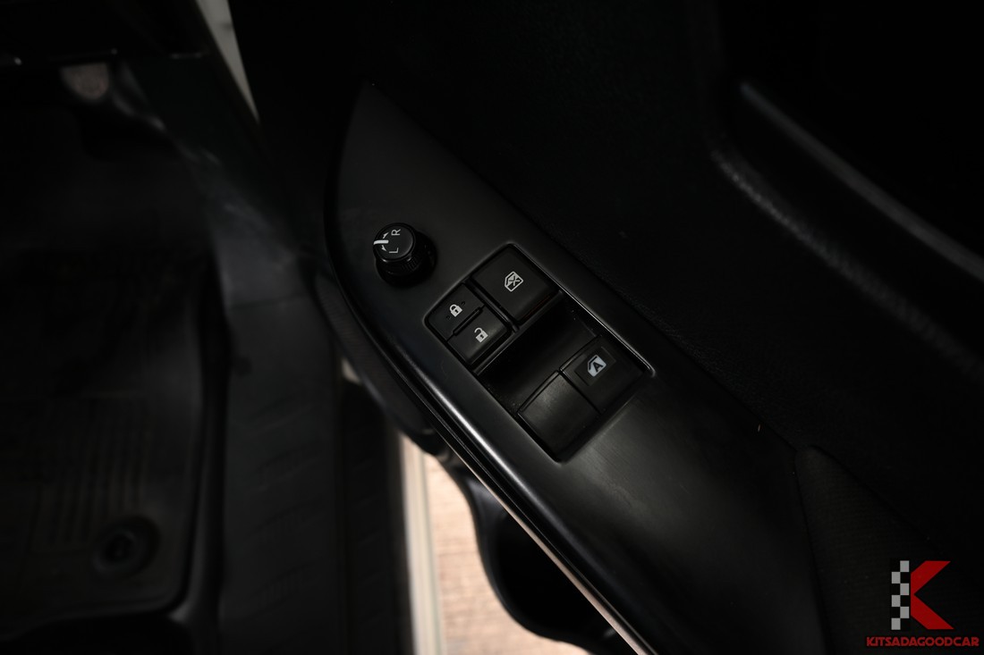 
								Toyota Revo COOL 3925 full									