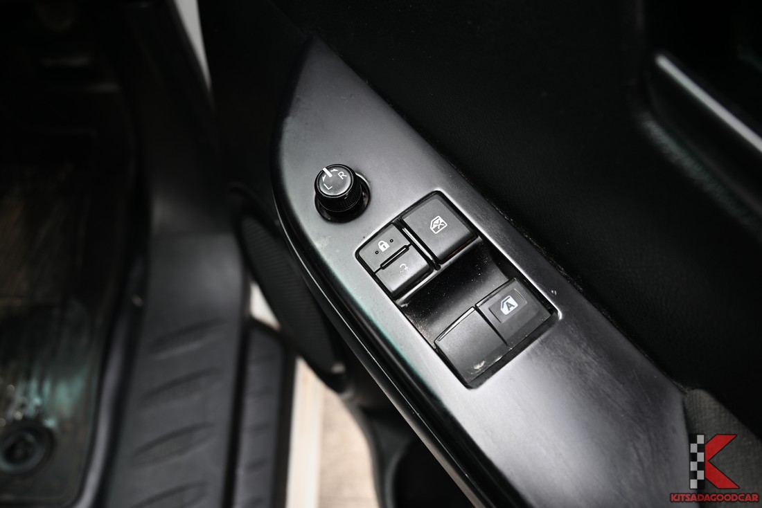 
								Toyota Revo COOL 9783 full									