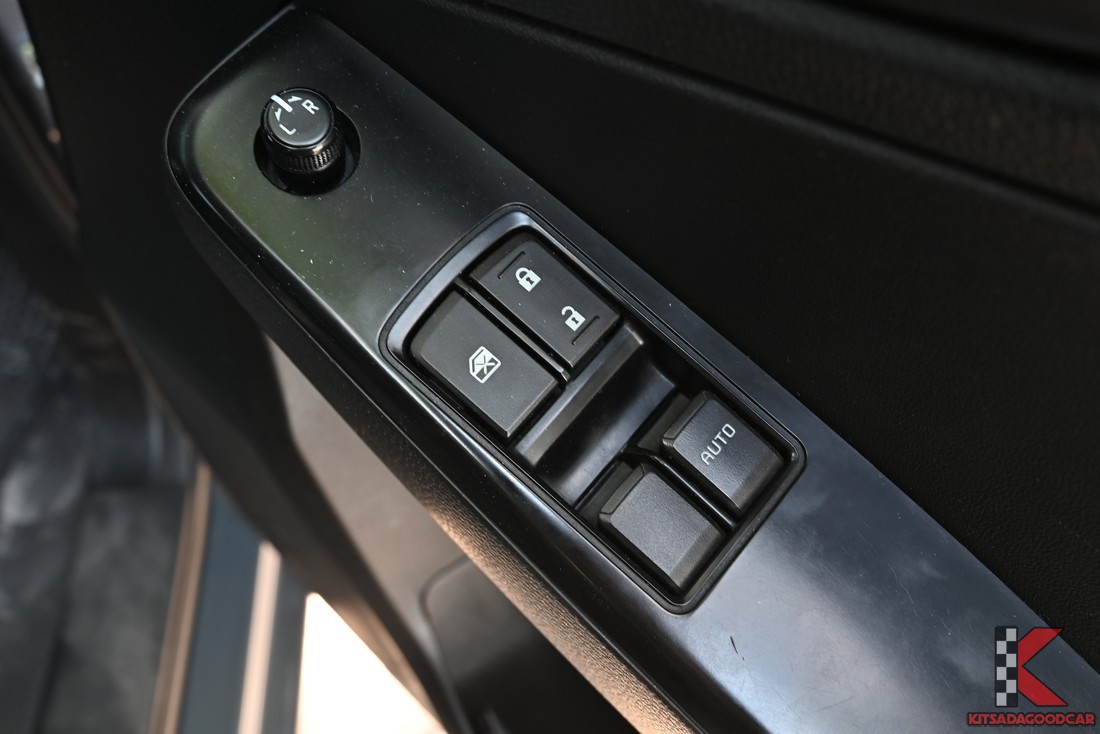 Isuzu D-MAX cargo 2478 full