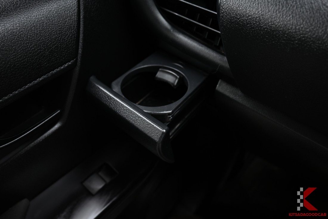 
								Toyota Revo COOL 2001 full									