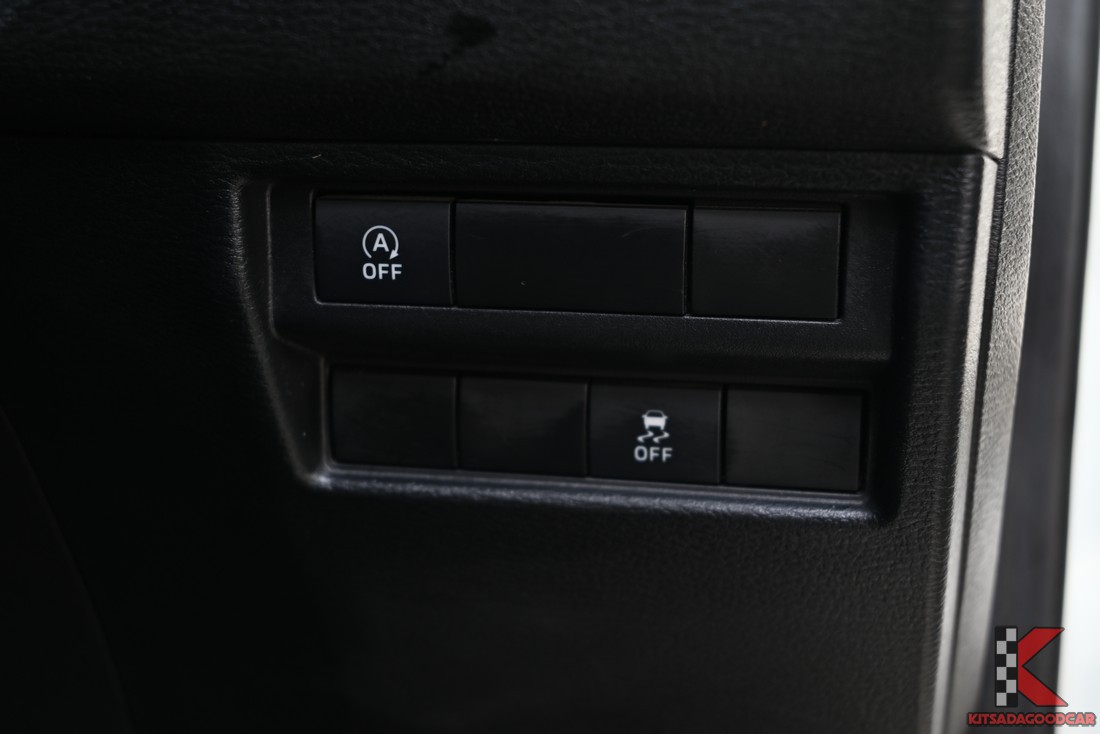 Mitsubishi Triton SINGLE CAB 8094 full