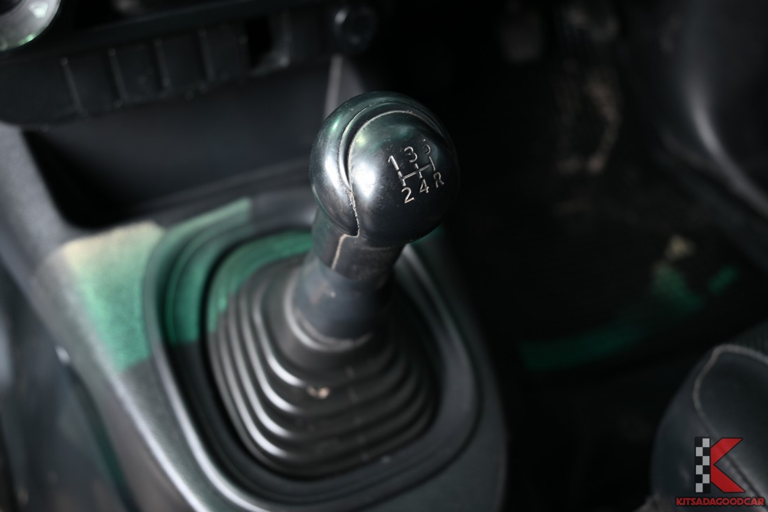 
								Toyota Revo cargo 294 full									