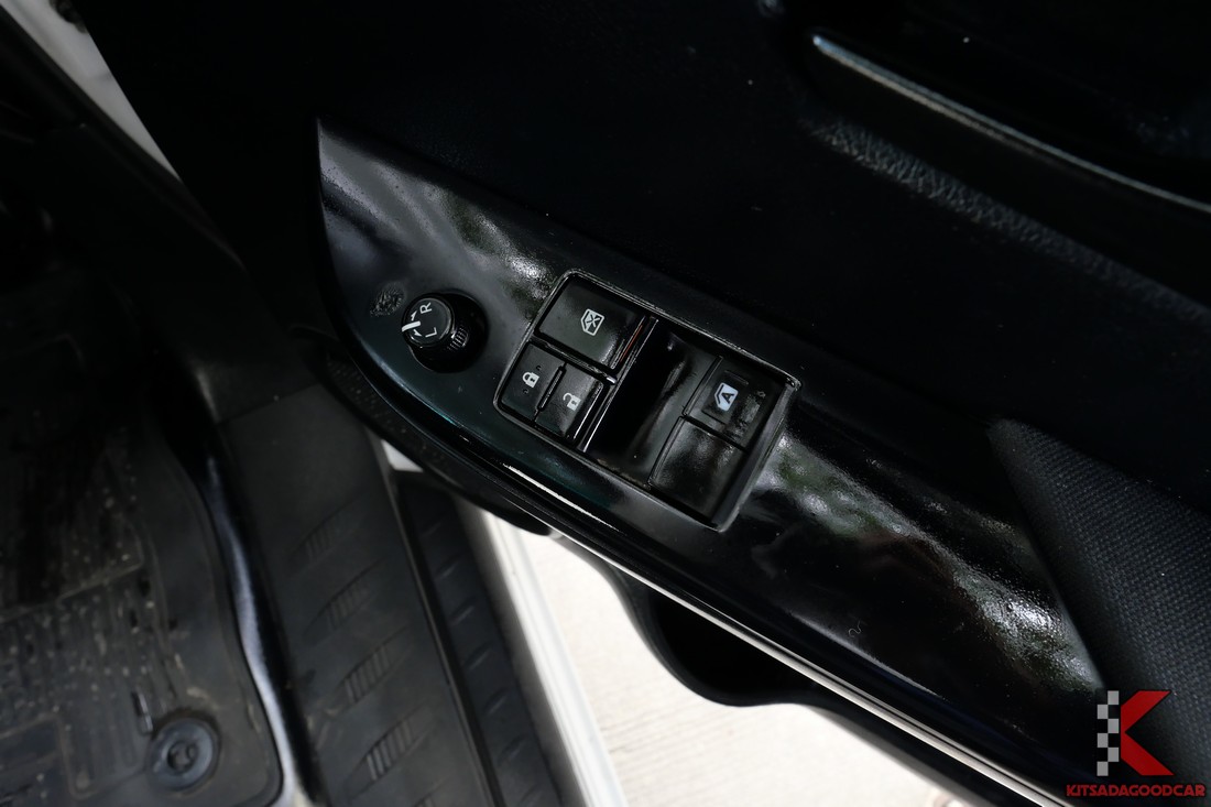 
								Toyota Revo COOL 2279 full									