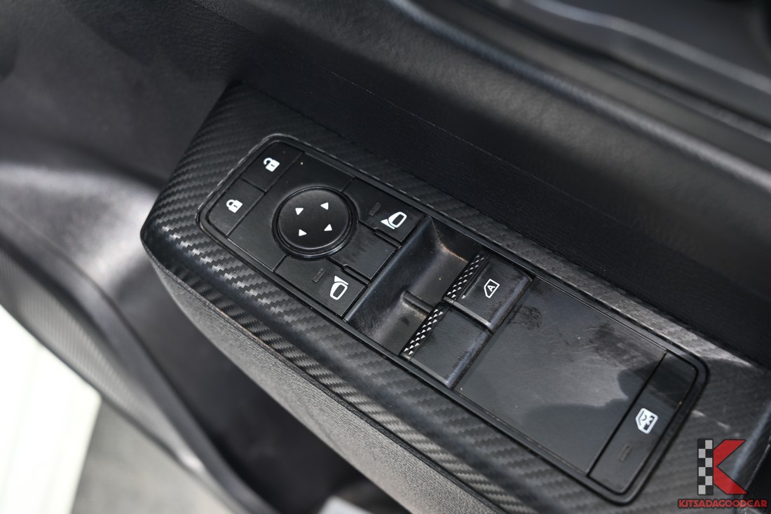 Mitsubishi Triton SINGLE CAB 8094 full