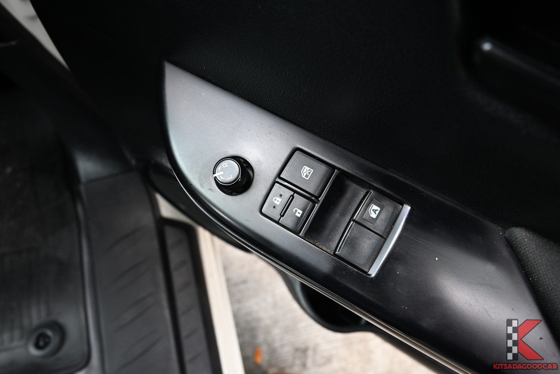 
								Toyota Revo MPC COOL 9406 full									