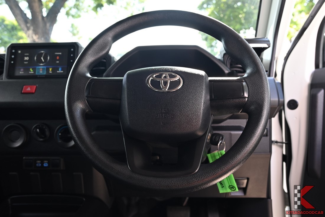 
								Toyota Champ Food Truck 7494 full									