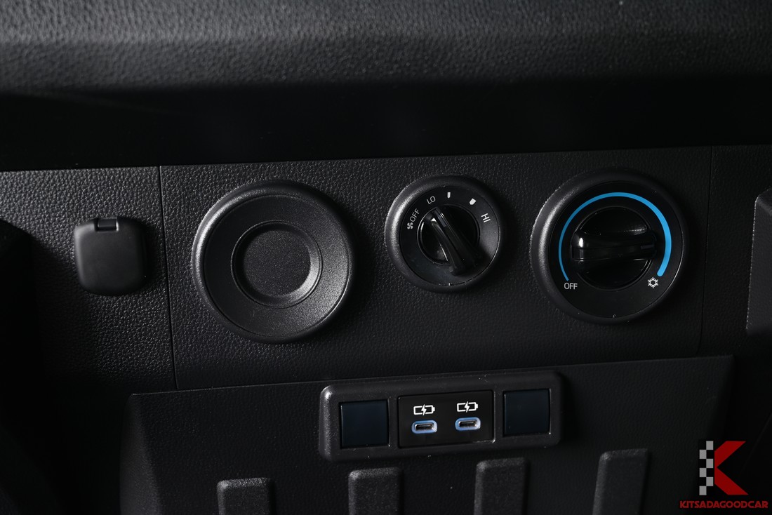 
								Toyota Champ Food Truck 7494 full									