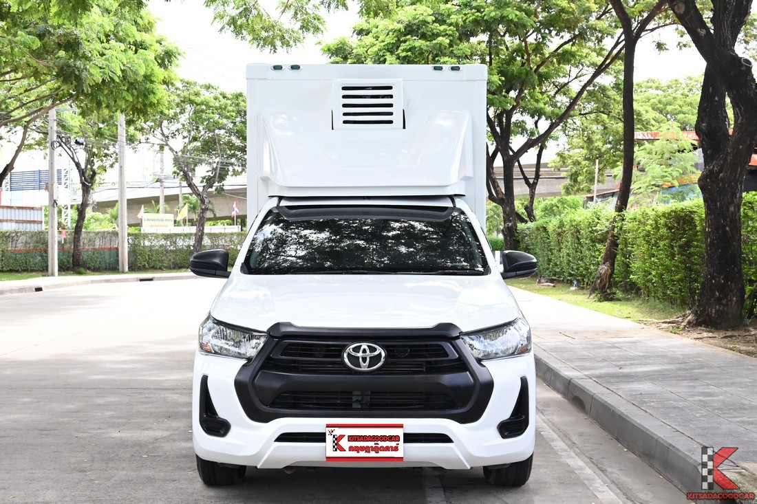 
								Toyota Revo cargo 8243 full									