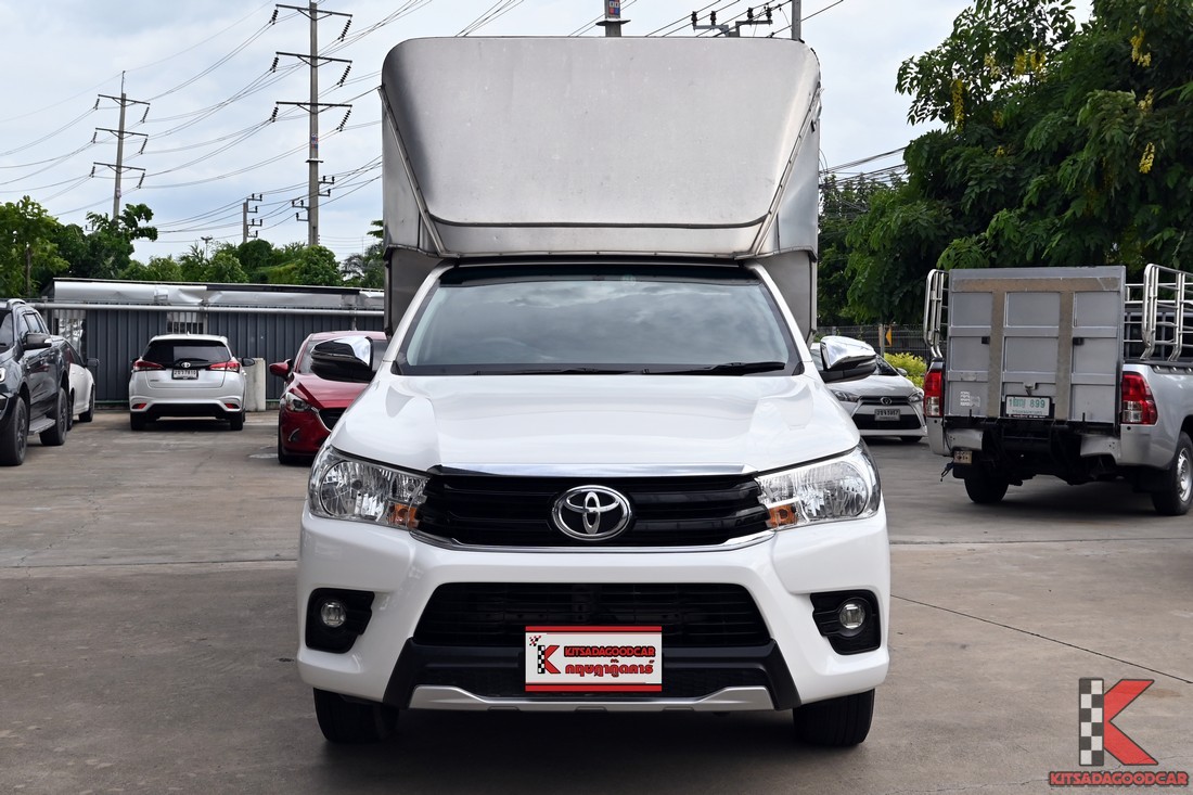 
								Toyota Revo cargo 8136 full									