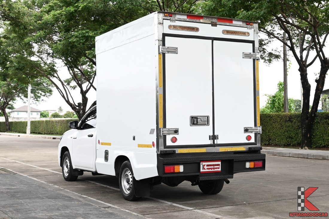 
								Toyota Revo COOL 3925 full									