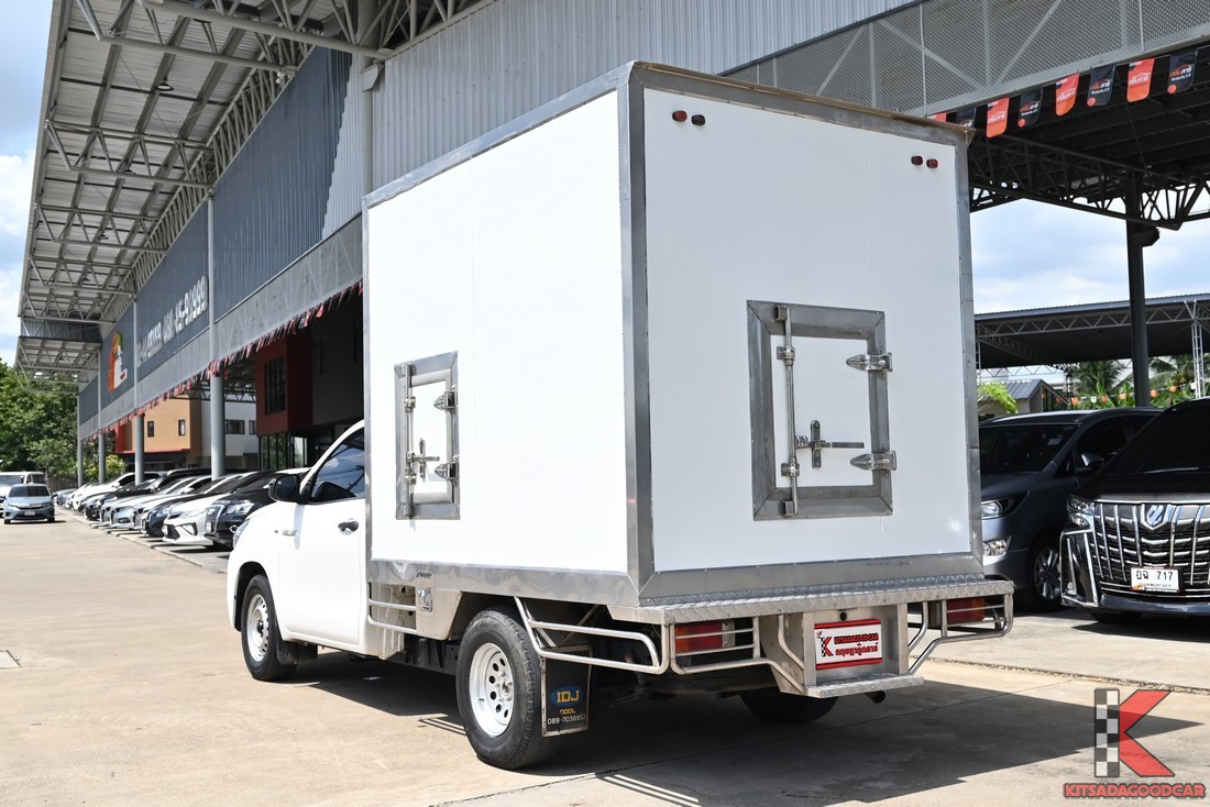 Toyota Revo COOL 8200 full