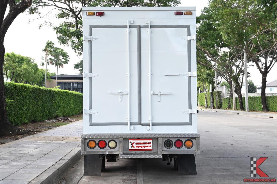 
								Toyota Revo MPC COOL 2383 full									