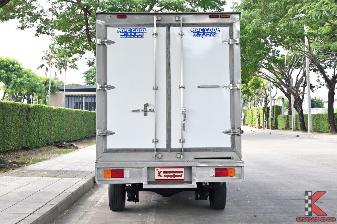 
								Toyota Revo MPC COOL 7042 full									