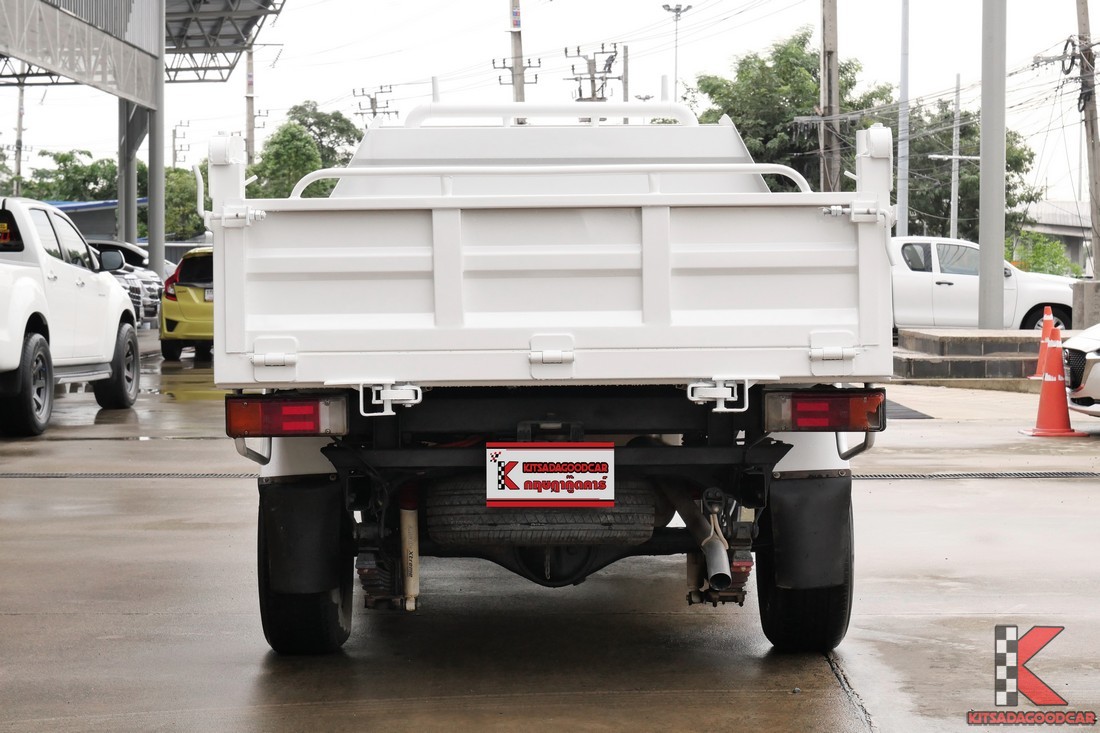 
								Toyota Revo DUMP 3271 full									