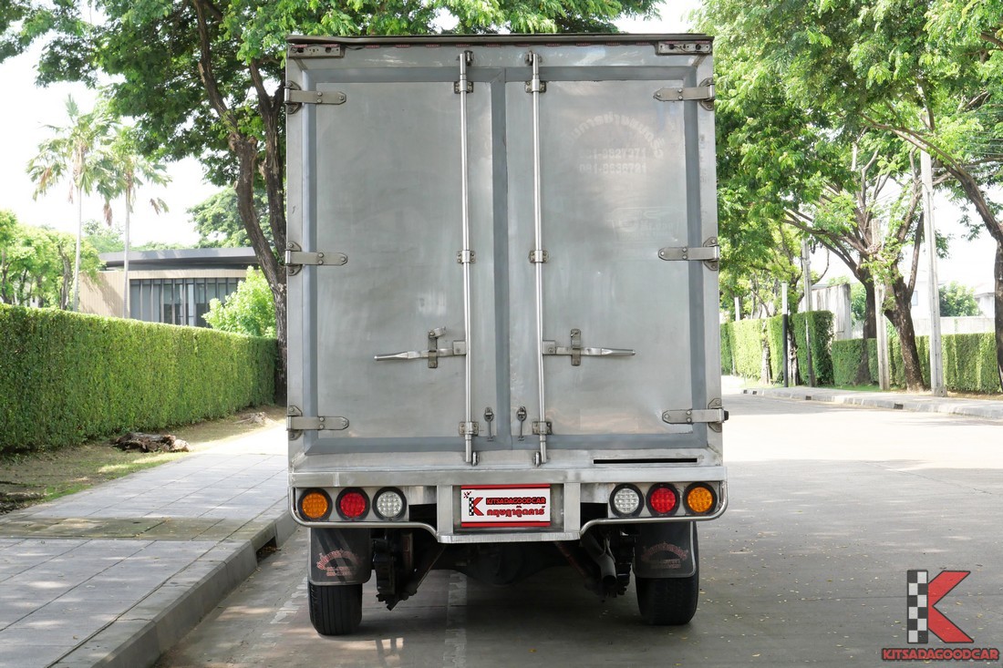 
								Toyota Revo COOL 2046 full									