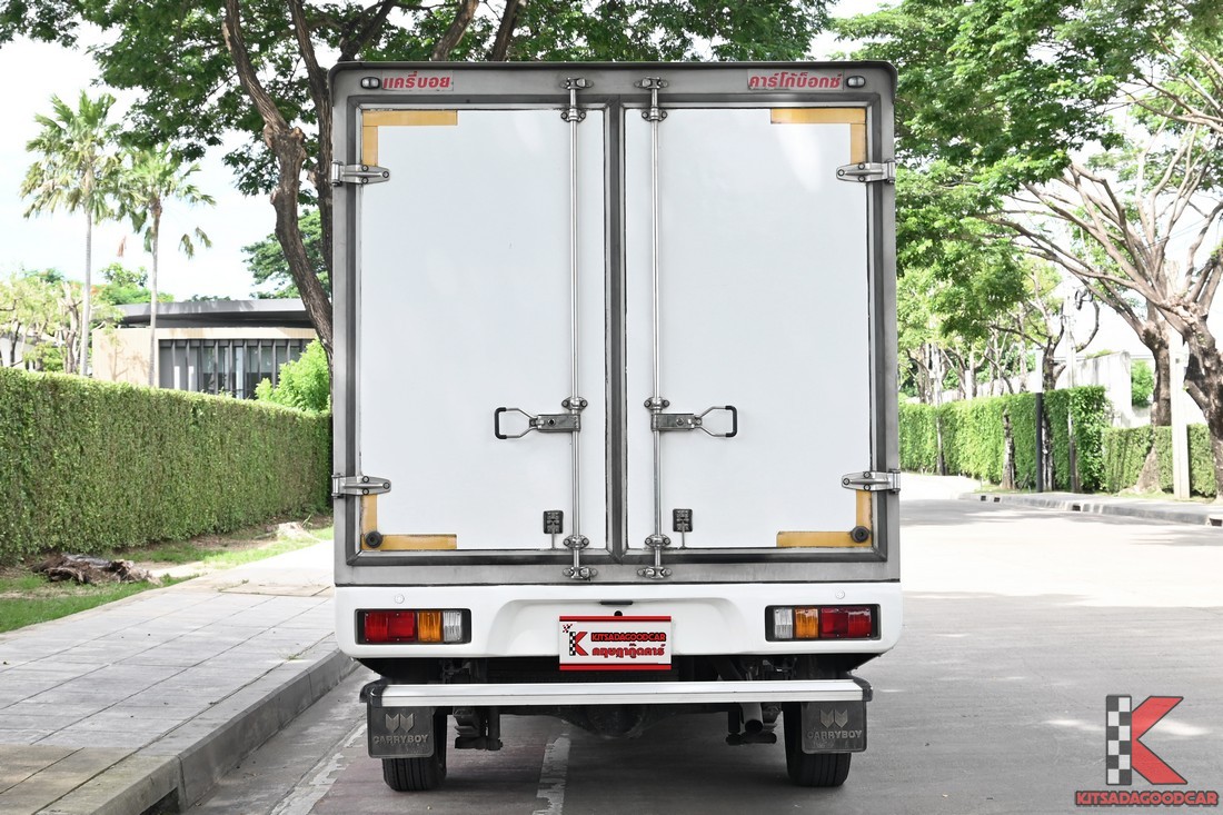 
								Toyota Revo cargo 7810 full									