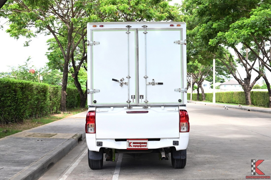 
								Toyota Revo cargo 8243 full									