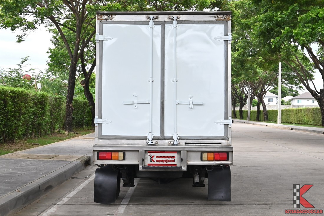 
								Toyota Revo COOL 5750 full									