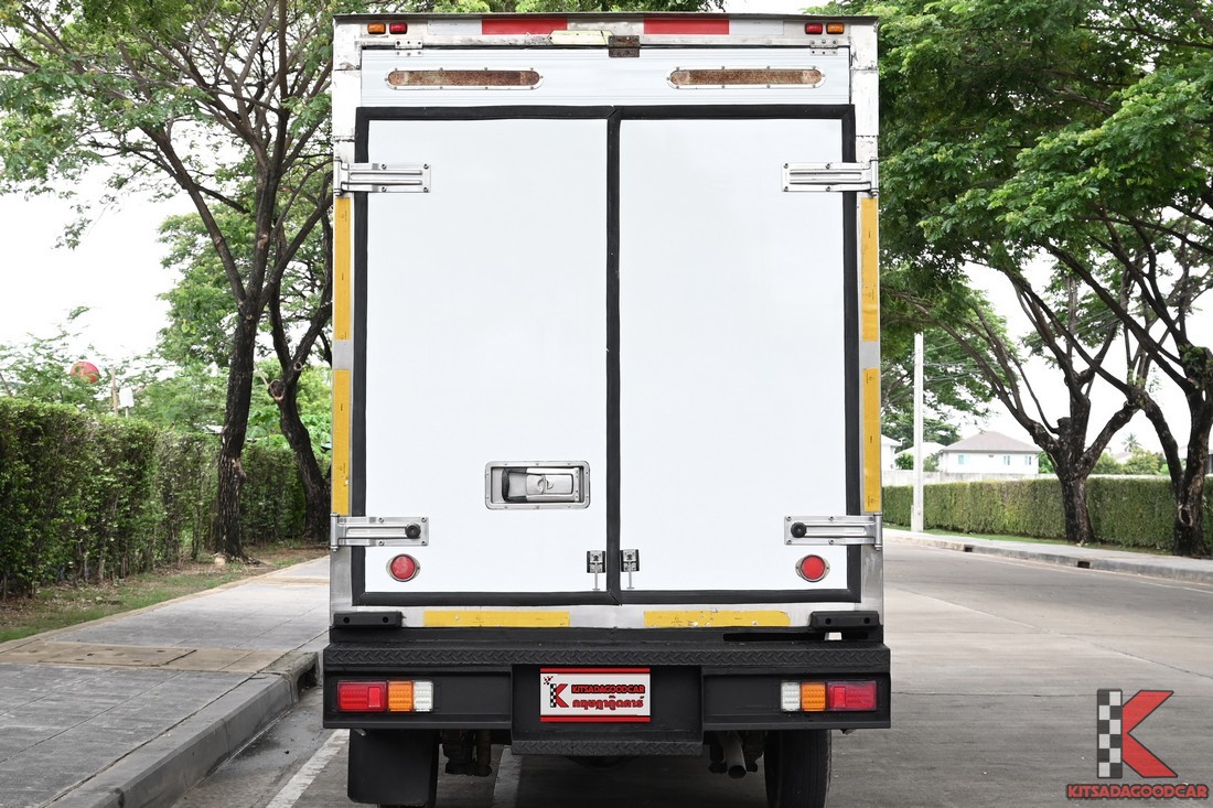 
								Toyota Revo COOL 3925 full									