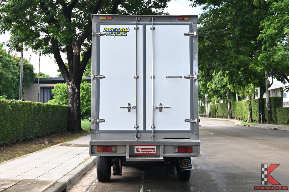 
								Toyota Revo MPC COOL 3917 full									