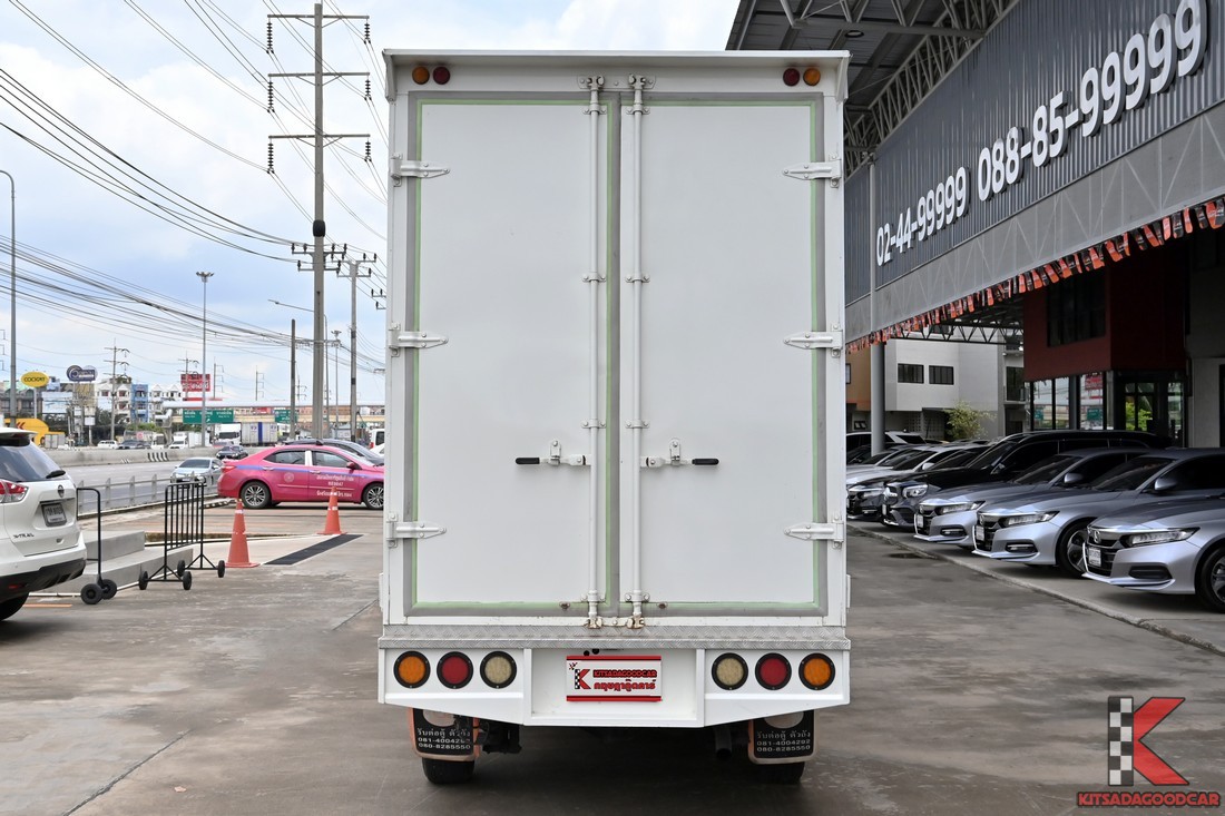 
								Toyota Revo cargo 4455 full									