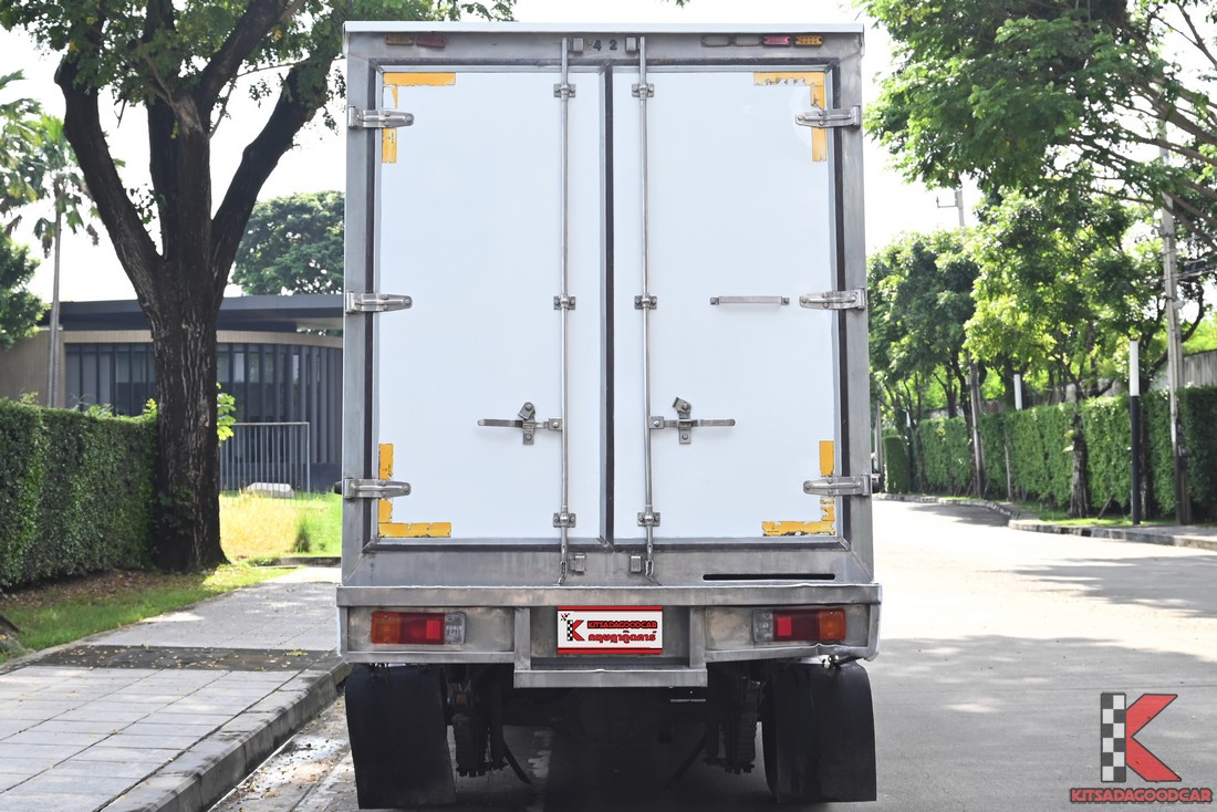 Toyota Revo COOL 1402 full