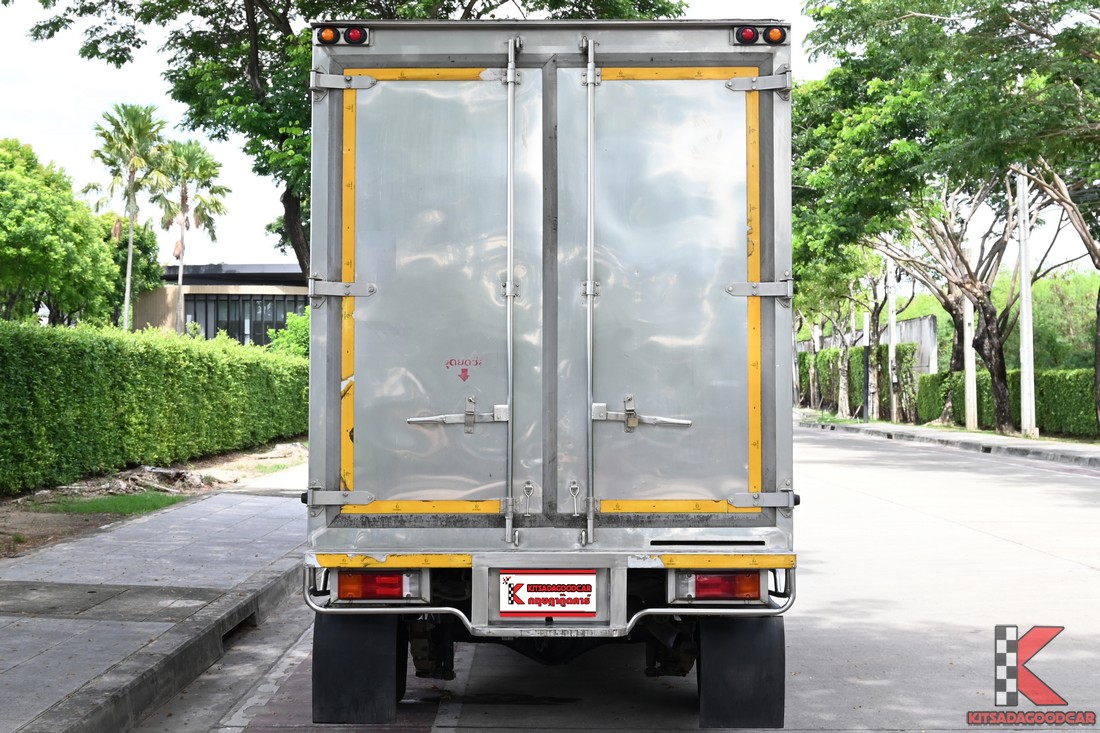 Toyota Revo COOL 3940 full