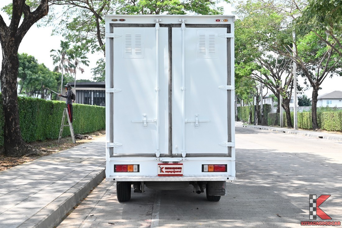 
								ISUZU D-Max cargo 7343 full									