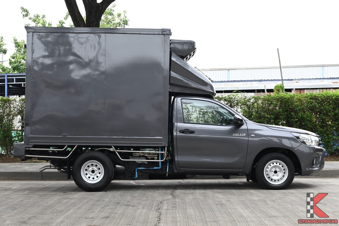 
								Toyota Revo COOL 6136 full									