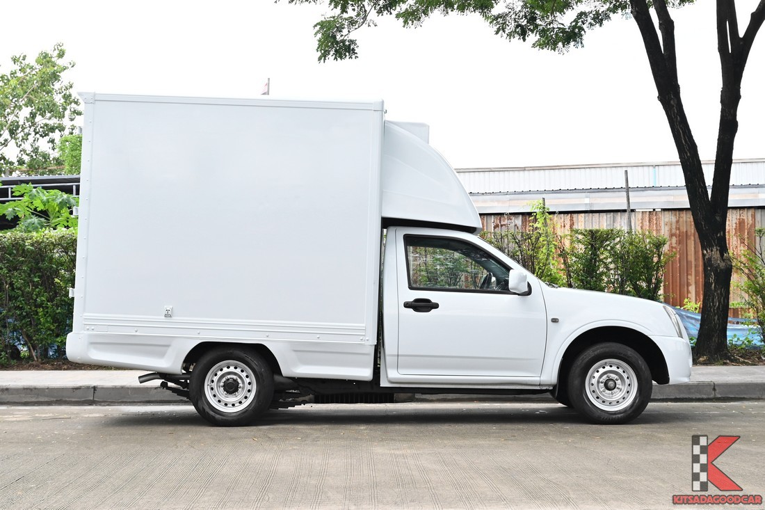 
								ISUZU D-Max cargo 1011 full									