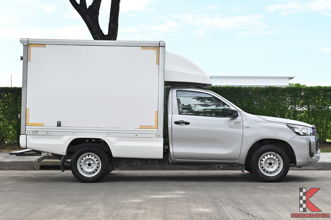 
								Toyota Revo cargo 7810 full									