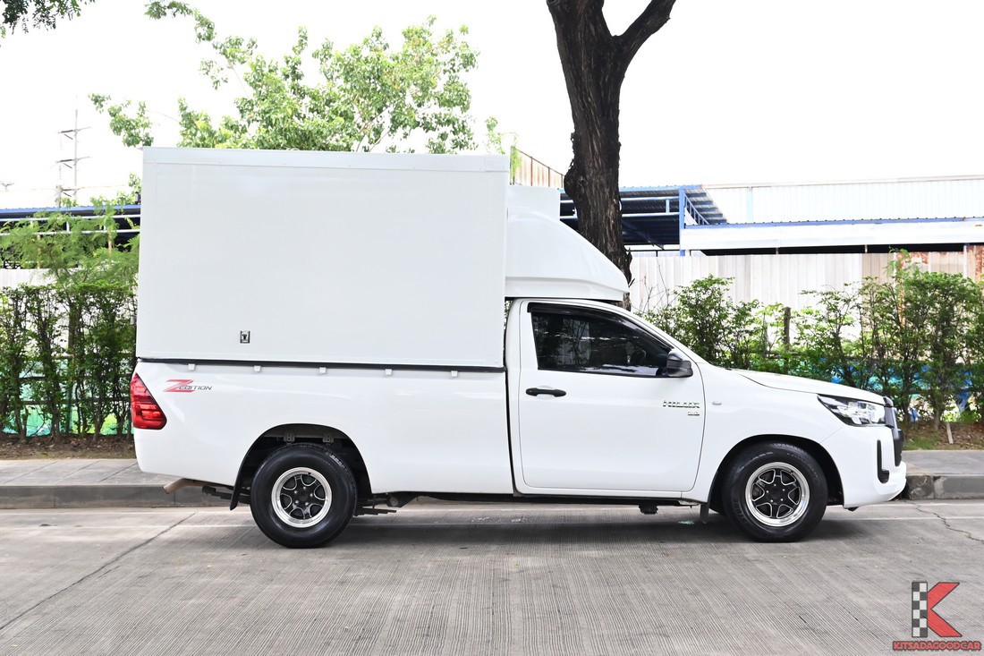 
								Toyota Revo cargo 8243 full									