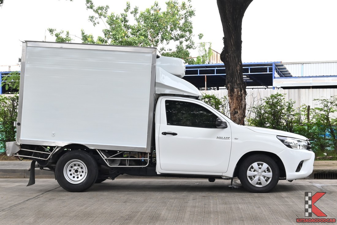 
								Toyota Revo COOL 5750 full									