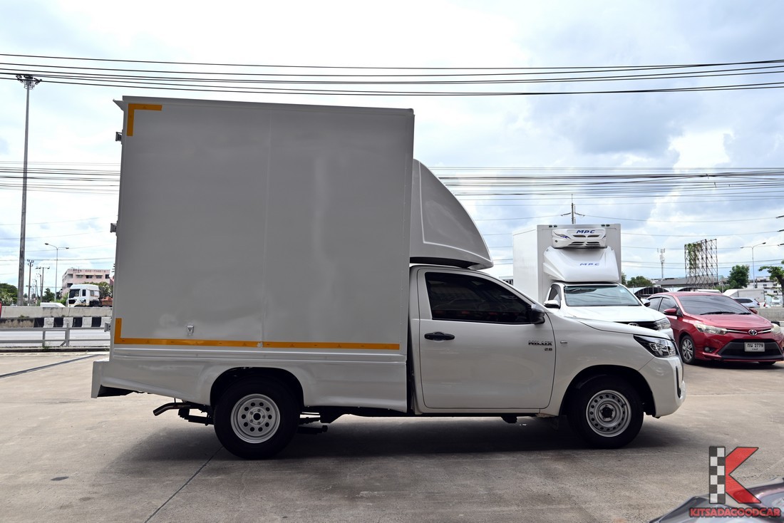 
								Toyota Revo cargo 1864 full									