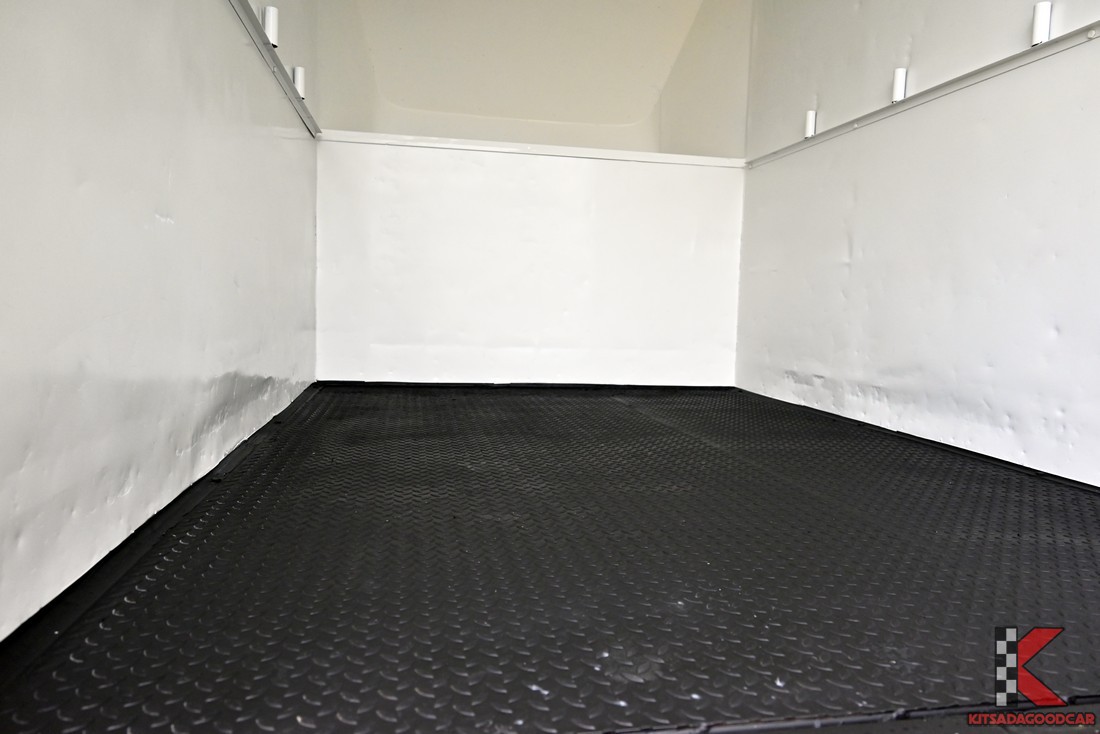 
								Toyota Revo cargo 4455 full									