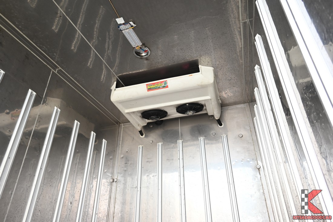 
								Toyota Revo MPC COOL 6987 full									