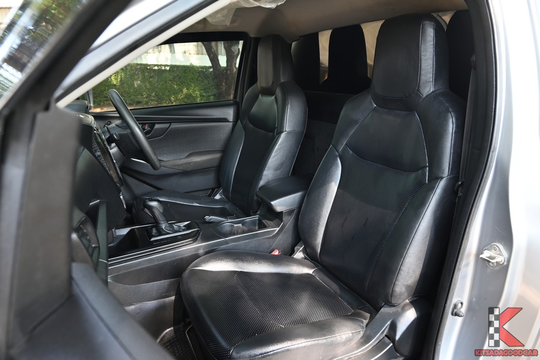 
								ISUZU D-Max cargo 3956 full									