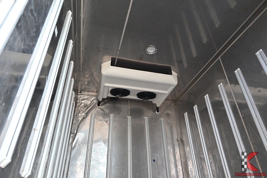 
								Toyota Revo MPC COOL 4023 full									