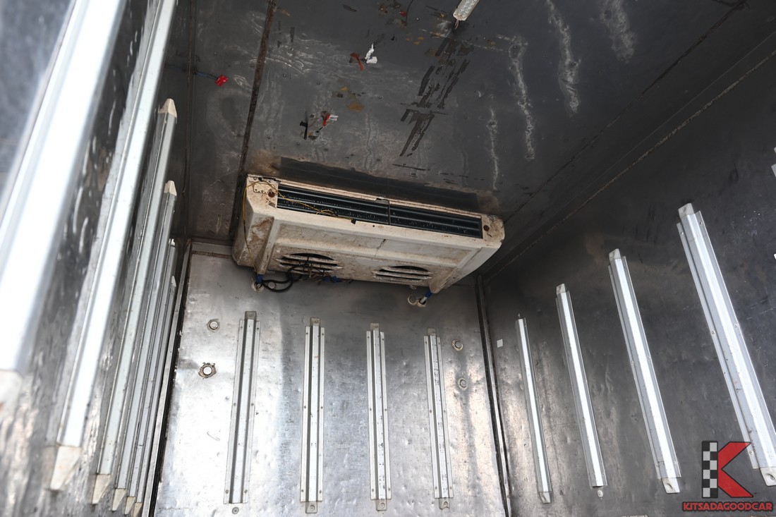 
								Toyota Revo MPC COOL 9474 full									